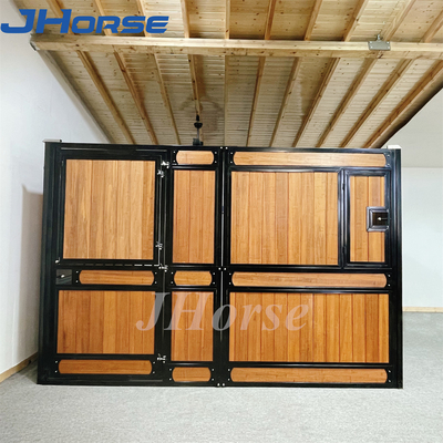 اصطبل اسب موقت بامبو استیل Q235 با پنجره دروازه به ارتفاع 2.2 متر