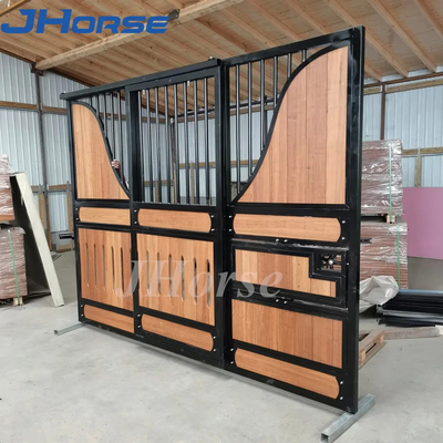 غرفه اسب پیش ساخته گالوانیزه گرم گالوانیزه کشویی 3 متر 3.5 متر