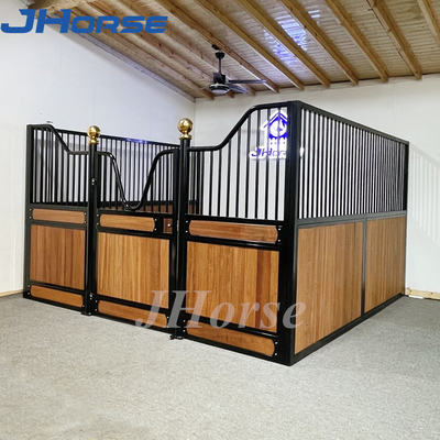 گالوانیزه 10 پا جلوی غرفه اسب با درب چرخشی
